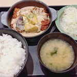 松のや - 料理写真:シュクメルリBIGチキンカツ定食1270円（2026年6月）