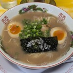 とんこつラーメン よかろうもん - 