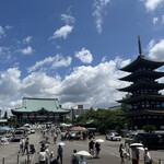 シェ・シバタ - 覚王山日泰寺の境内。広〜い！