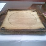 トミーズ - 鉄板が運ばれてくる前の準備段階。店員さんが丁寧に説明してくれます。