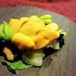 トムクリオーザ - イカ、海水雲丹、うるいをイカ墨ソースで