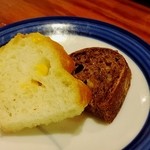 酒蔵 やまきち - サービスで手作りパンをつまみで頂きました（2015年 4月）