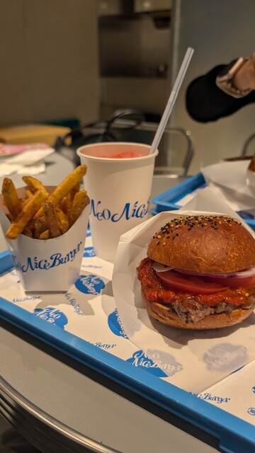 Neo Nice Burger 横浜ハンマーヘッド - 馬車道/ハンバーガー | 食べログ