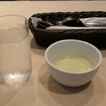 蜂の子 - 春キャベツのポタージュ