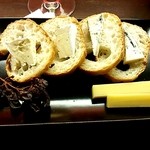 バルマル フレンチ お初天神店 - チーズ盛り合わせ