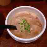 麺屋　宝袋 - つけダレはタレ全体から肉の旨味が大変強く感じて美味しく
つけ麺のタレにありがちな魚粉系のタレが嫌いな方でもさくっと味わえそうな肉々しさで
タレもさることながら、具のブロック状の肉も肉々しくて美味しい。