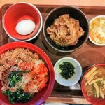 すき家 - 料理写真:おんたま黒ビビンバ牛丼と追い牛おしんこセット