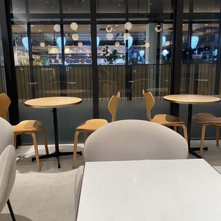 GODIVA cafe_2