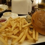 Tommy Bahama Restaurant, Bar & Store - 