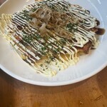 国民酒場 じぃえんとるまん - 料理写真:豚玉お好み焼き