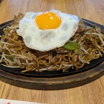 想夫恋 - 料理写真:想夫恋焼き(大盛)、目玉焼きトッピング