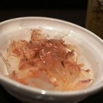 安兵衛 - お通しはオニオンすらいす