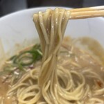 天然塩ラーメン しおはな屋 - 麺リフト