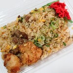 業務スーパー - 料理写真:鉄板炒飯と唐揚げ弁当