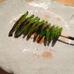 焼鳥 みずき - 大将おまかせ串四本目(金針菜、250円)