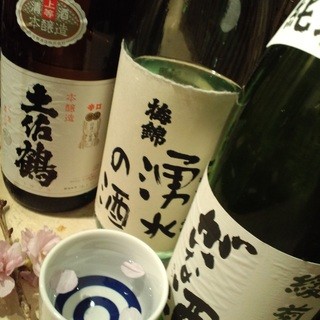 全国の地酒は週替わり5種500円～。季節限定酒もございます！