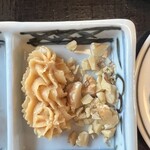 蕎麦の茶屋　丸山 - 綺麗に絞り出してあるのは　味噌　です　美味い！！