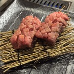 お肉一枚売りの焼肉店 焼肉とどろき - 名物厚切りタン