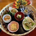 味山荘 真風留 - おまかせ籠盛り前菜