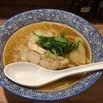 鶏の華　 - 濃厚鶏白湯そば（醤油・太麺 750円）