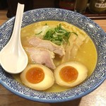 鶏の華　 - 濃厚鶏白湯そば（塩・味玉・太麺　850円）