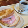 ドトールコーヒーショップ - Bトーストサンドセット(税込480円)
①ハム&玉子&サラダのトーストサンド
ハム&玉子フィリング&薄切り蕃加&馬鈴薯サラダ&萵苣 
お飲み物《セットドリンク》①HOTブレンド珈琲 