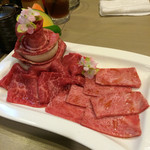 食彩和牛 しげ吉 - 特注肉ケーキ