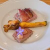 La Stalla - 白レバーペースト白いちご、羊のサルシッチャとチーズが詰めてある花ズッキーニ、梅山豚のパテ・ド・カンパーニュ無花果のマリネ添え