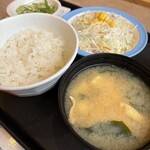 松屋 - 料理写真:これワンコイン 生野菜豆腐も追加したのに… 凄JAPAN