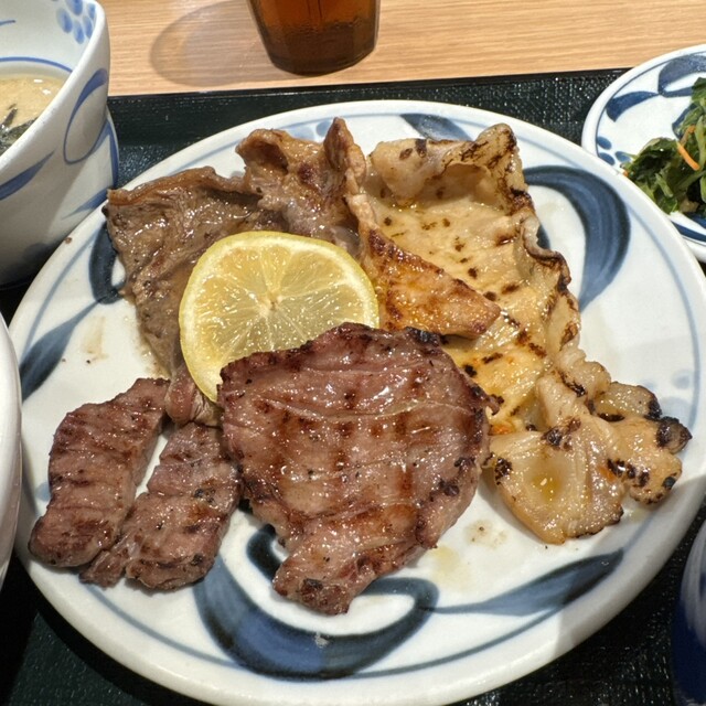 Negishi Yaechika ten - Kyobashi/Gyutan (Beef tongue) | Tabelog
