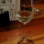 h Sugino - ワイングラスで日本酒