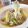 原宿ダッチ パスタラボ - ベビーホタテとグリーンアスパラガス、フレッシュトマトのアーリオ・オーリオ