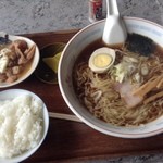 りよん洋風居酒屋 - ラーメン定食 730円　大盛100円増し