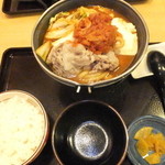 すき家 - 豚肉豆腐チゲ鍋定食　　　５８３円　【　２０１５年４月　】　