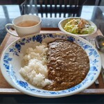 手焼きコーヒーの店 新湖月 - ビーフカレーセット900円(税込み)ドリンク付き