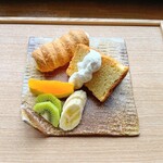 久 - シフォンプレートとカスタードコルネ