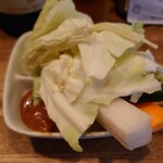 やきとん　たつや - 特製味噌で食べる生野菜