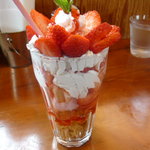 アルバトロス - 苺パフェ