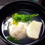 旅亭 萬葉 - 先吸い　蛤身丈貝射込、餅麩、菜花、桜大根、木の芽.JPG