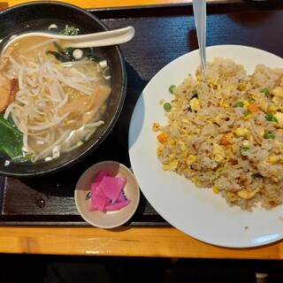 中華料理 福楽餃子坊_1