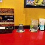 ピラミッド - 店内2