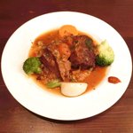 モンテ - ランチコース 1625円 の牛バラ肉の煮込み クースクース添え