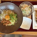 中華料理 百味園 - まぜそばと餃子のセット1,000円