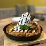 上高地 あずさ珈琲 - 料理写真:たっぷりクリーム＆バナナチョコパンケーキ