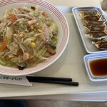長崎ちゃんぽん リンガーハット - 料理写真:
