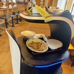 熱烈中華食堂 日高屋 - 料理写真:配膳ロボさん…お疲れさん‼︎ 2026/6/1