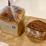 アントベーカリー バイムギムギ - 料理写真:カンパーニュと牛乳食パン