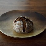三河屋 - 料理写真:フルーツのライ麦パン