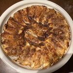 餃子の王将 - 料理写真:一応、片面よく焼き 。