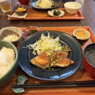 しあわせ島ごはん まどみ_0